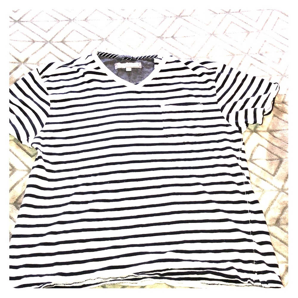 White and blue stripe tee for men